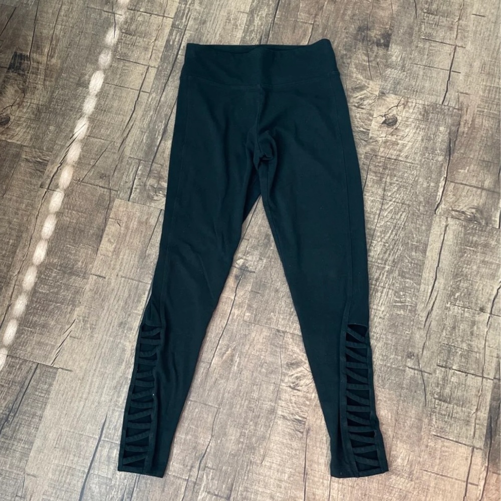 Victoria’s Secret Sport Cage Leggings